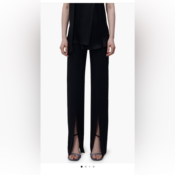 Simkhai Pants - Simkhai
Crepe straight-leg trousers
Size 4
Excellent condition worn once
